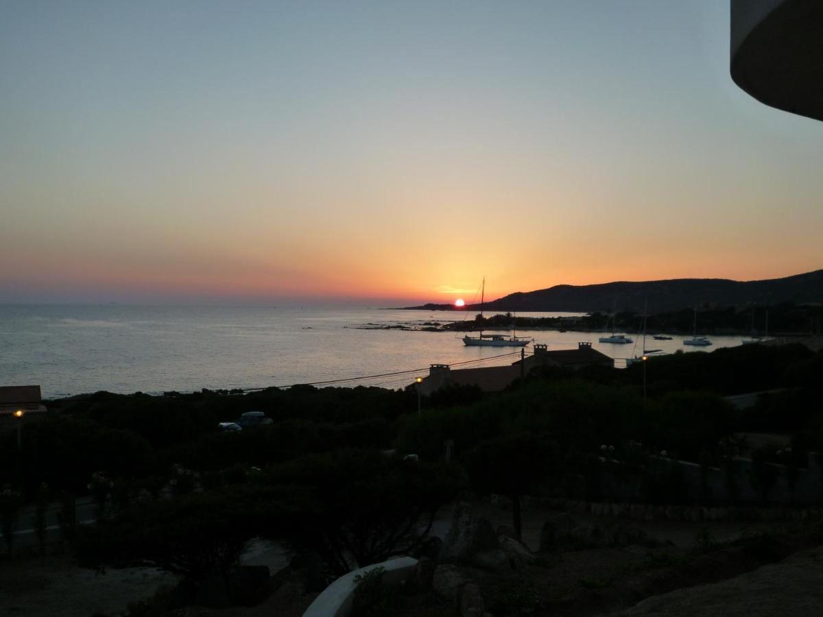 Pied Dans L Eau Et Vue Magnifique * Sartene (Corsica)