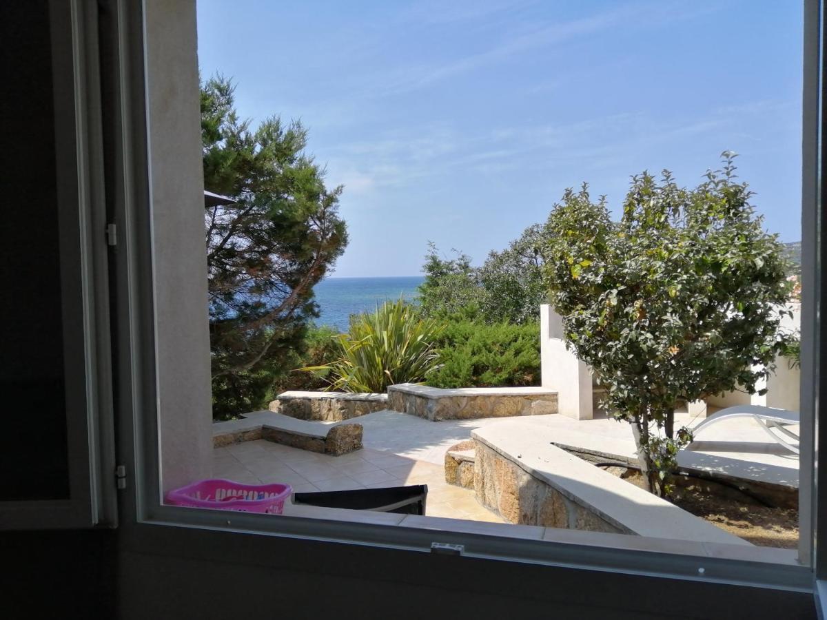 Pied Dans L Eau Et Vue Magnifique Apartment Sartene (Corsica)